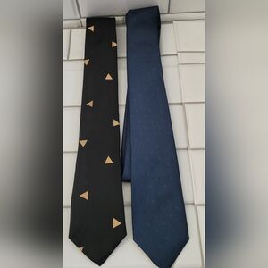 Mens Lot Of 2 Silk Skinny Ties 1) Bonjour Black Tie 57in  2.5inw   2) Elaan Blue